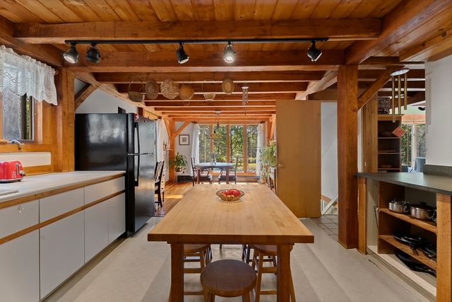 36 Smith Hollow Dr, Edgartown, MA 02539