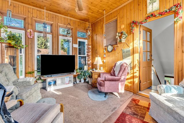 135 South Street, Southport, IN 46227