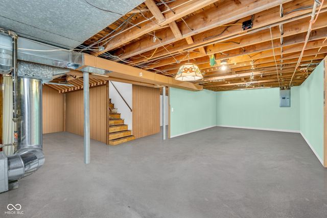 135 South Street, Southport, IN 46227