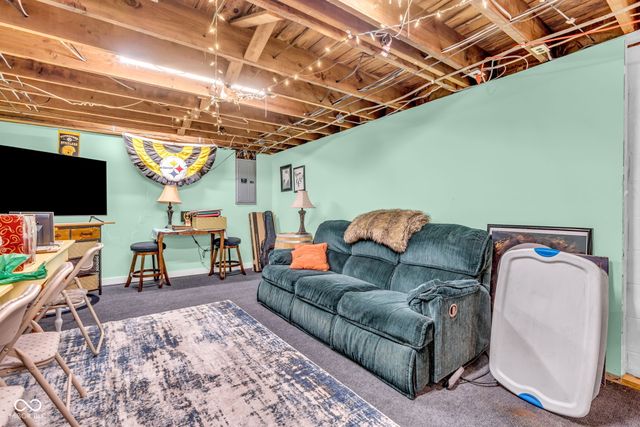 135 South Street, Southport, IN 46227