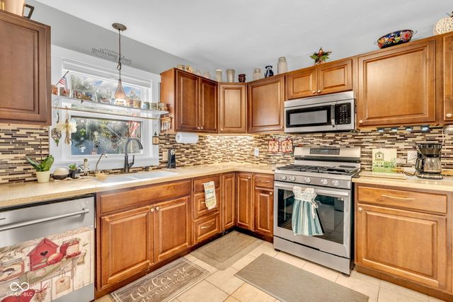 135 South Street, Southport, IN 46227