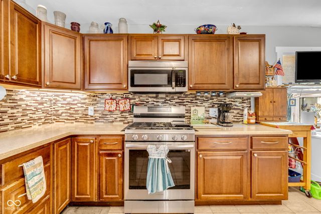 135 South Street, Southport, IN 46227