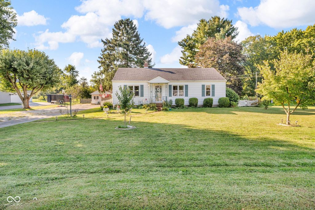 135 South Street, Southport, IN 46227