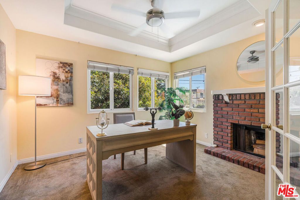 Image 19 of property listing at 2422 N Ardmore Avenue, Manhattan Beach, CA 90266