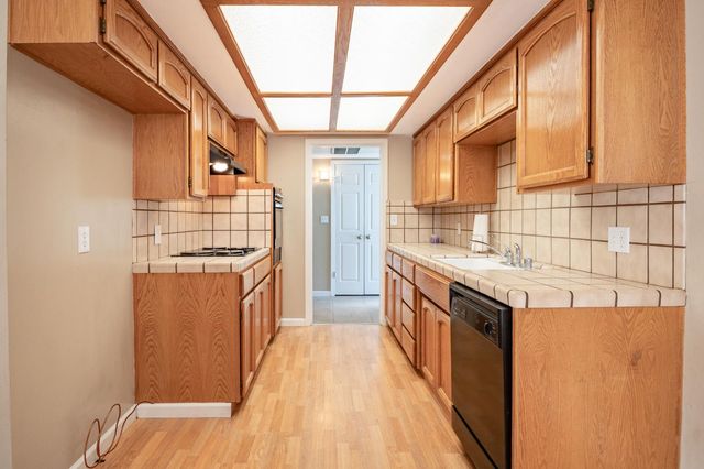 712 Woodrow Ave, Modesto, CA 95350