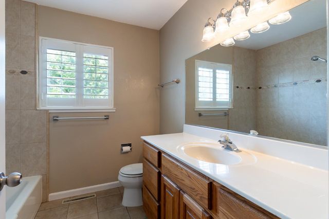 712 Woodrow Ave, Modesto, CA 95350