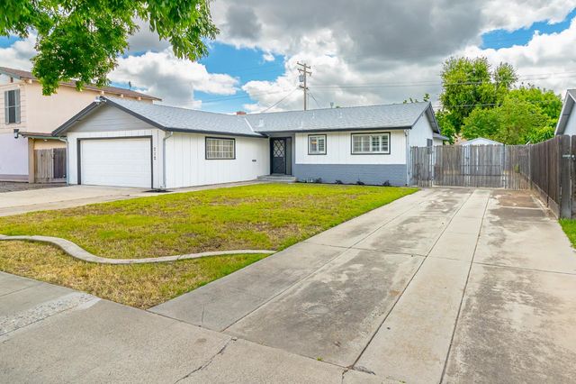 712 Woodrow Ave, Modesto, CA 95350