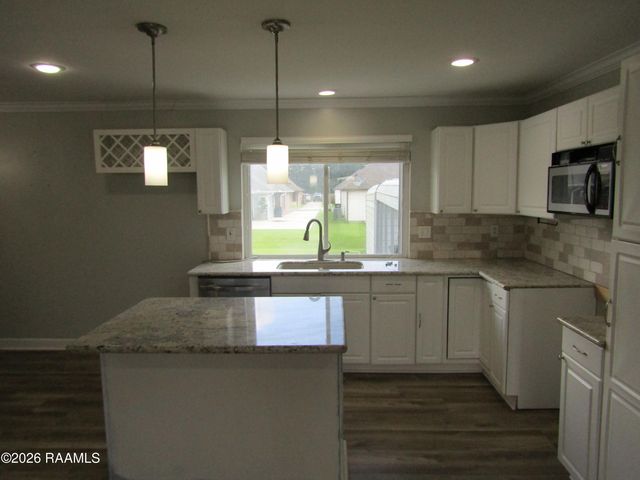 821 E Santa Clara Street, New Iberia, LA 70563