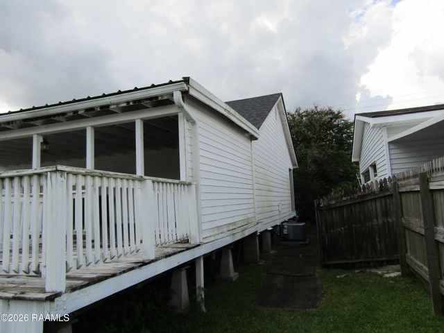 821 E Santa Clara Street, New Iberia, LA 70563
