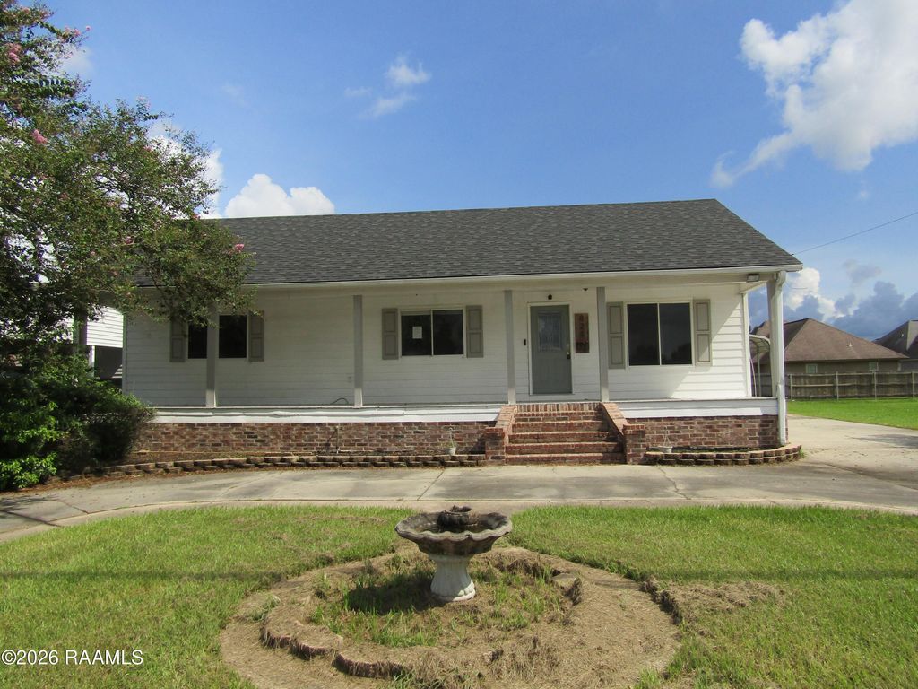 821 E Santa Clara Street, New Iberia, LA 70563