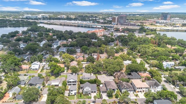 1126 EDWARDS LANE, Orlando, FL 32804