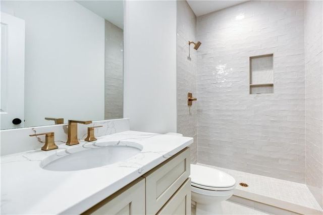 631 St Ives Walk, Monroe, GA 30655