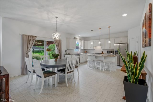 183 Nottingham Way, Wadsworth, OH 44281
