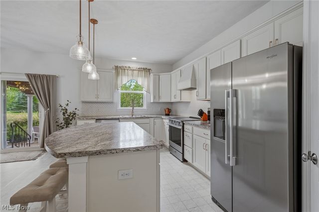 183 Nottingham Way, Wadsworth, OH 44281