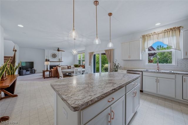 183 Nottingham Way, Wadsworth, OH 44281
