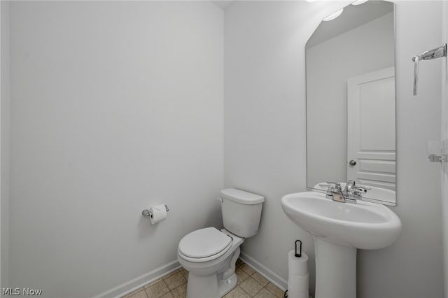 183 Nottingham Way, Wadsworth, OH 44281