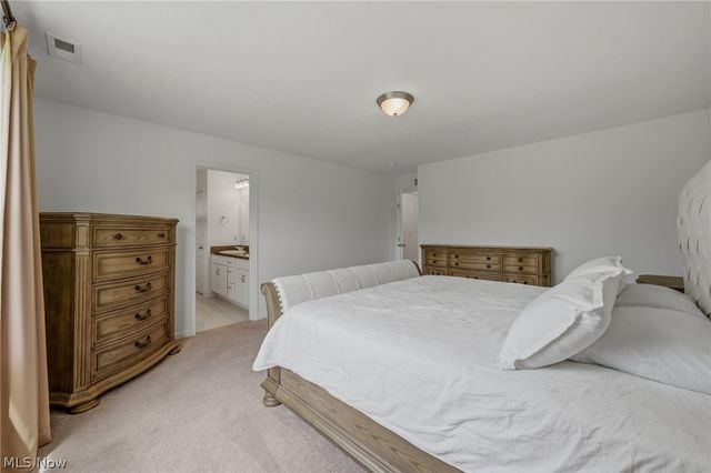 183 Nottingham Way, Wadsworth, OH 44281