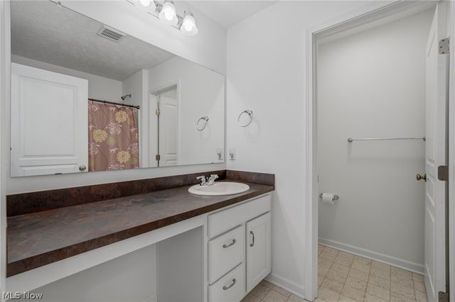 183 Nottingham Way, Wadsworth, OH 44281