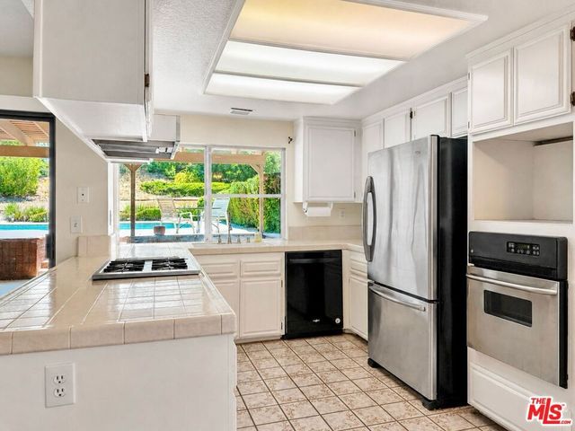 110 Horseshoe Circle, West Covina, CA 91791