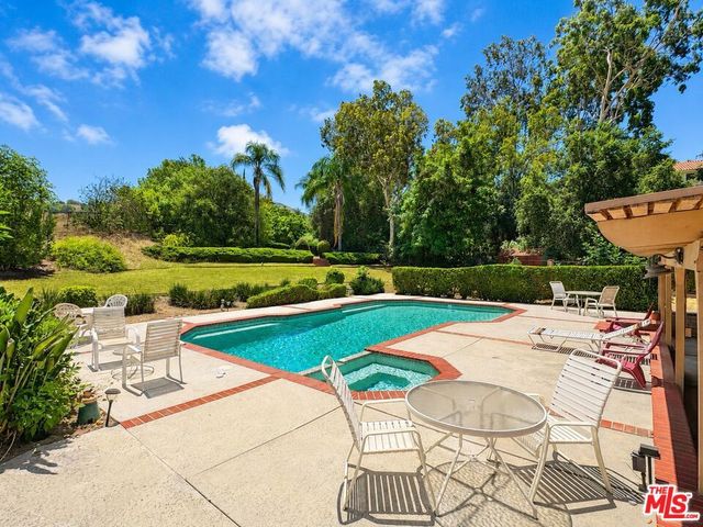 110 Horseshoe Circle, West Covina, CA 91791