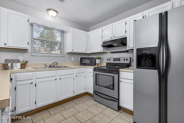 2650 PINEWOOD Boulevard E, Middleburg, FL 32068