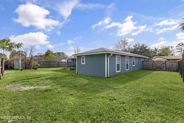 2650 PINEWOOD Boulevard E, Middleburg, FL 32068