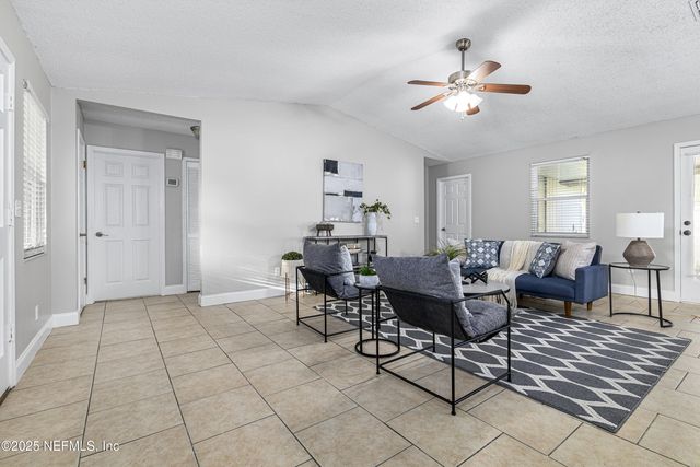 2650 PINEWOOD Boulevard E, Middleburg, FL 32068