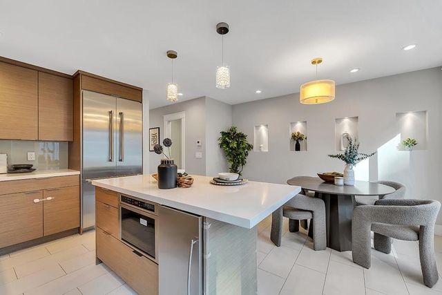 33 Park Road 5, Burlingame, CA 94010