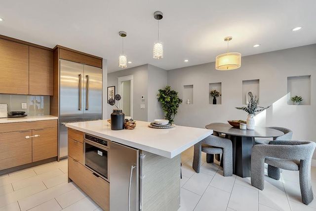 33 Park Road 5, Burlingame, CA 94010