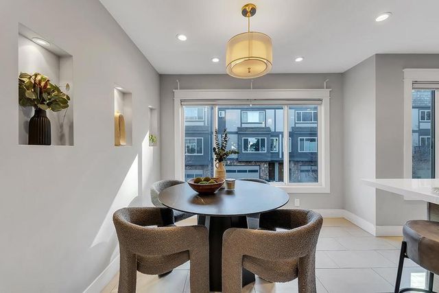 33 Park Road 5, Burlingame, CA 94010