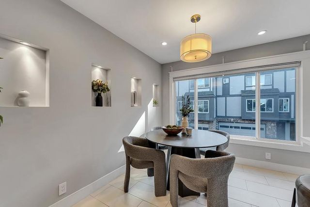 33 Park Road 5, Burlingame, CA 94010