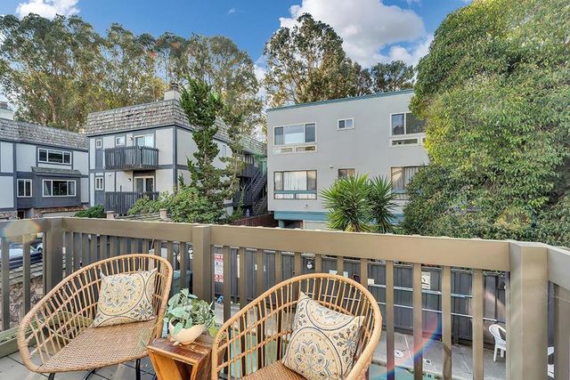 33 Park Road 5, Burlingame, CA 94010