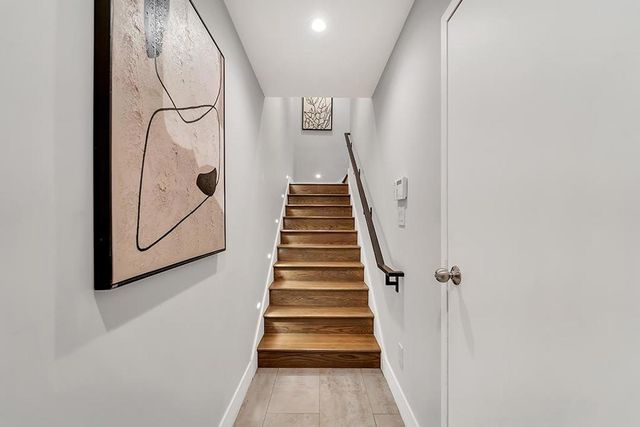 33 Park Road 5, Burlingame, CA 94010