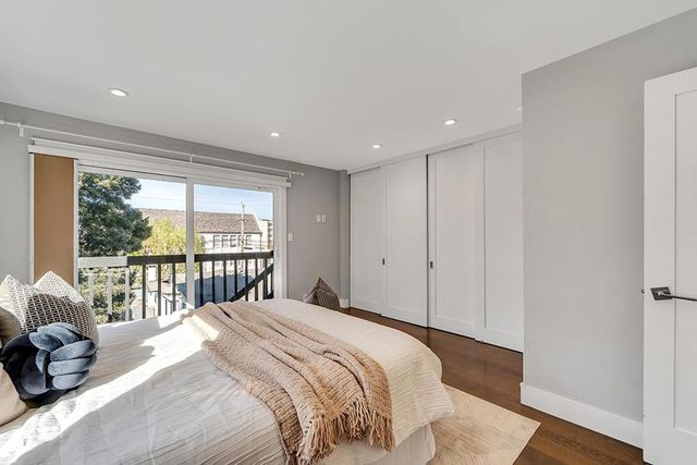 33 Park Road 5, Burlingame, CA 94010