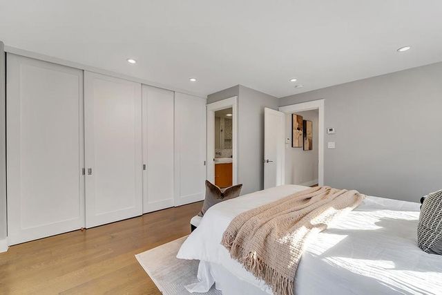 33 Park Road 5, Burlingame, CA 94010