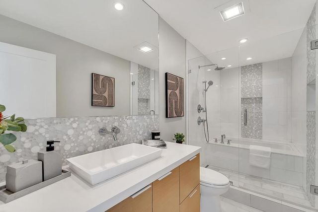 33 Park Road 5, Burlingame, CA 94010