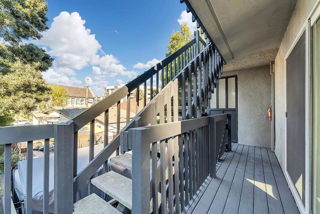 33 Park Road 5, Burlingame, CA 94010