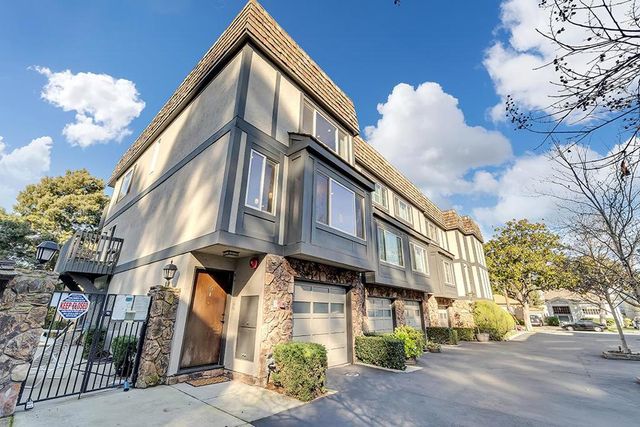 33 Park Road 5, Burlingame, CA 94010