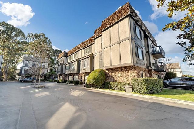 33 Park Road 5, Burlingame, CA 94010