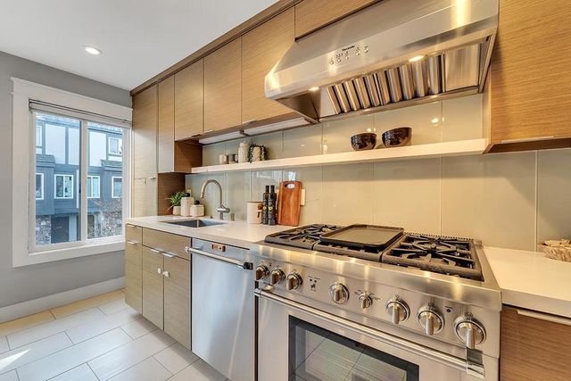 33 Park Road 5, Burlingame, CA 94010