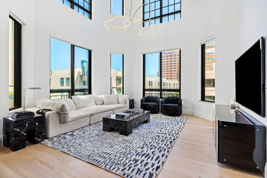 801 S Olive Avenue 427, West Palm Beach, FL 33401