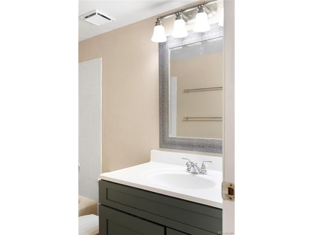 931 S Zeno Way 106, Aurora, CO 80017