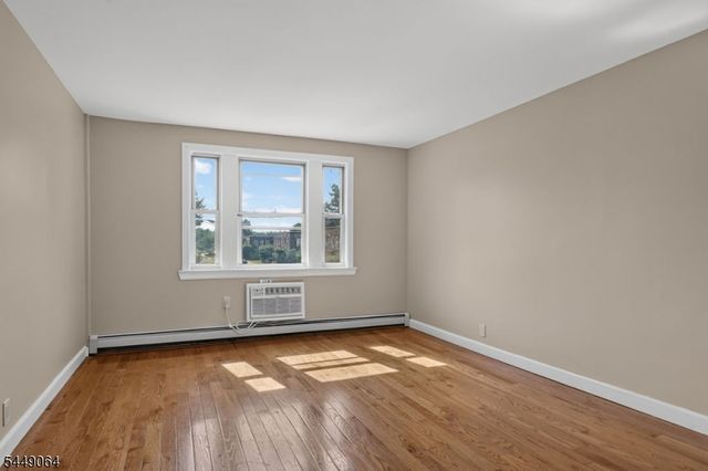 939 E Front St 104, Plainfield City, NJ 07062