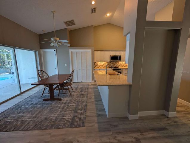 4826 11TH AVENUE CIRCLE E, Bradenton, FL 34208