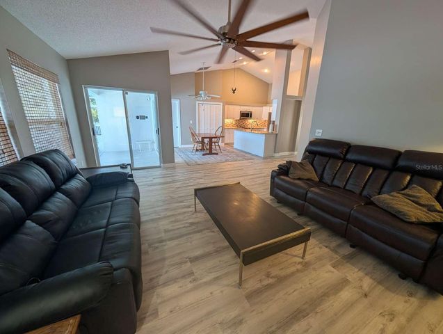4826 11TH AVENUE CIRCLE E, Bradenton, FL 34208