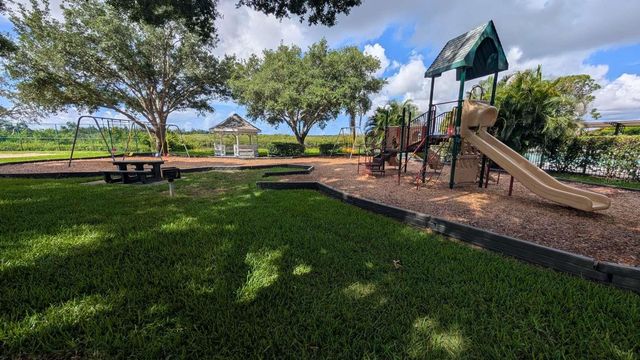 4826 11TH AVENUE CIRCLE E, Bradenton, FL 34208