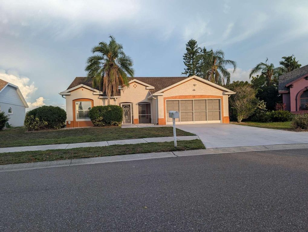 4826 11TH AVENUE CIRCLE E, Bradenton, FL 34208