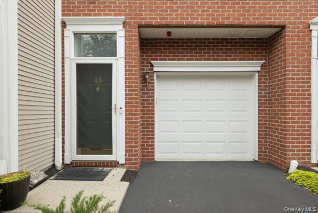 35 Meadow Lane 35-Building 8F, Nanuet, NY 10954 — photo 3