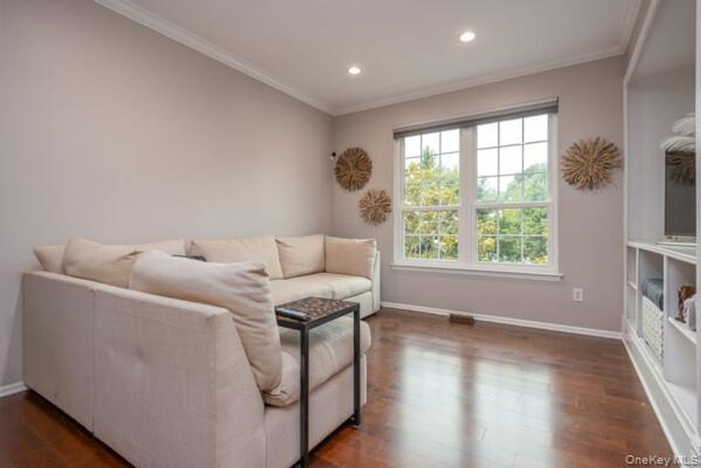 35 Meadow Lane 35-Building 8F, Nanuet, NY 10954 — photo 5