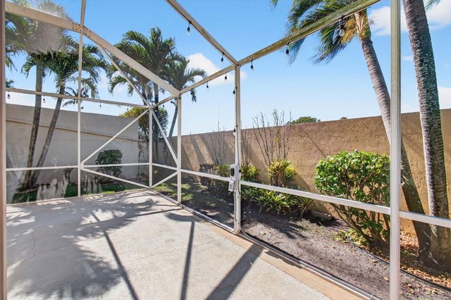 7848 Travelers Tree Drive, Boca Raton, FL 33433